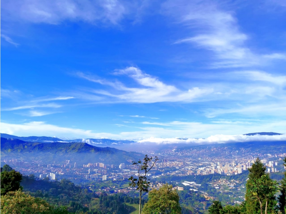 VENDO LOTE CON EXCELENTE VISTA EN UNIDAD CAMPESTRE EN LA ESTRELLA