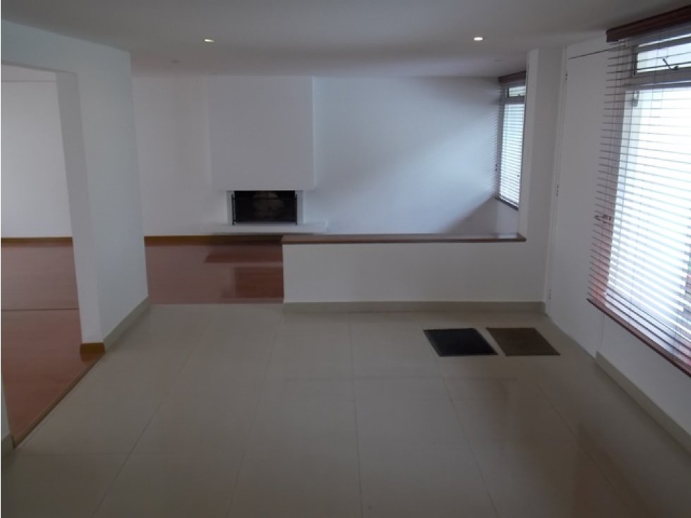 Venta o Arriendo o Permuta Casa en Santa Ana, Bogotá