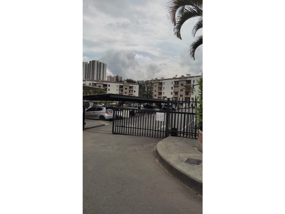VENDEMOS APARTAMENTO PISO 2 EN UNIDAD  SABANETA