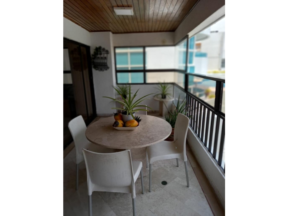 Vendo apartamento en a excelente ubicación en El Laguito