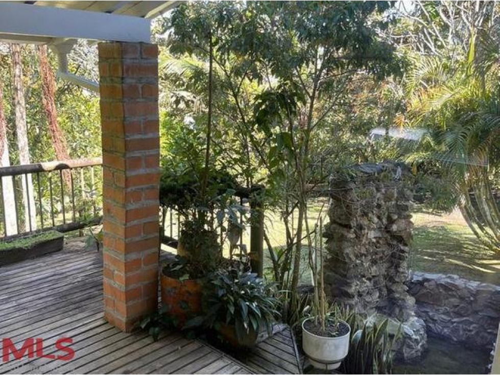 ACOGEDORA CASA CAMPESTRE , RODEADA DE ARBOLES FRUT...(MLS#238473)