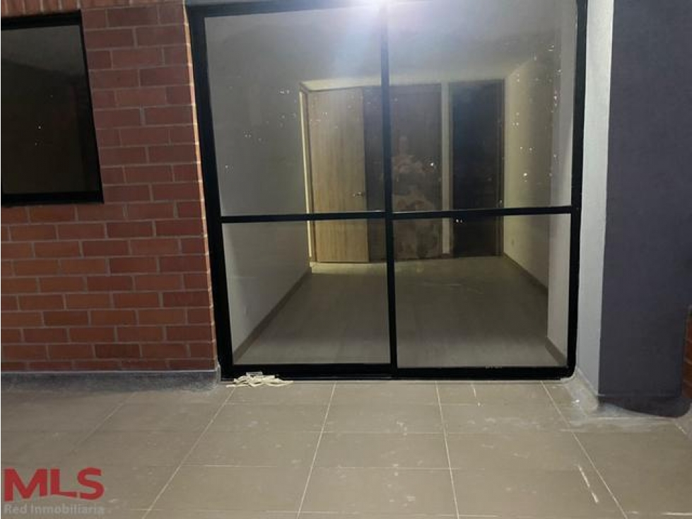 Apartamento con terraza, nuevo, con excelente vist...(MLS#239543)