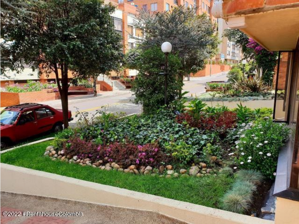 Apartamento en  Belmira(Bogota) RAH CO: 24-172