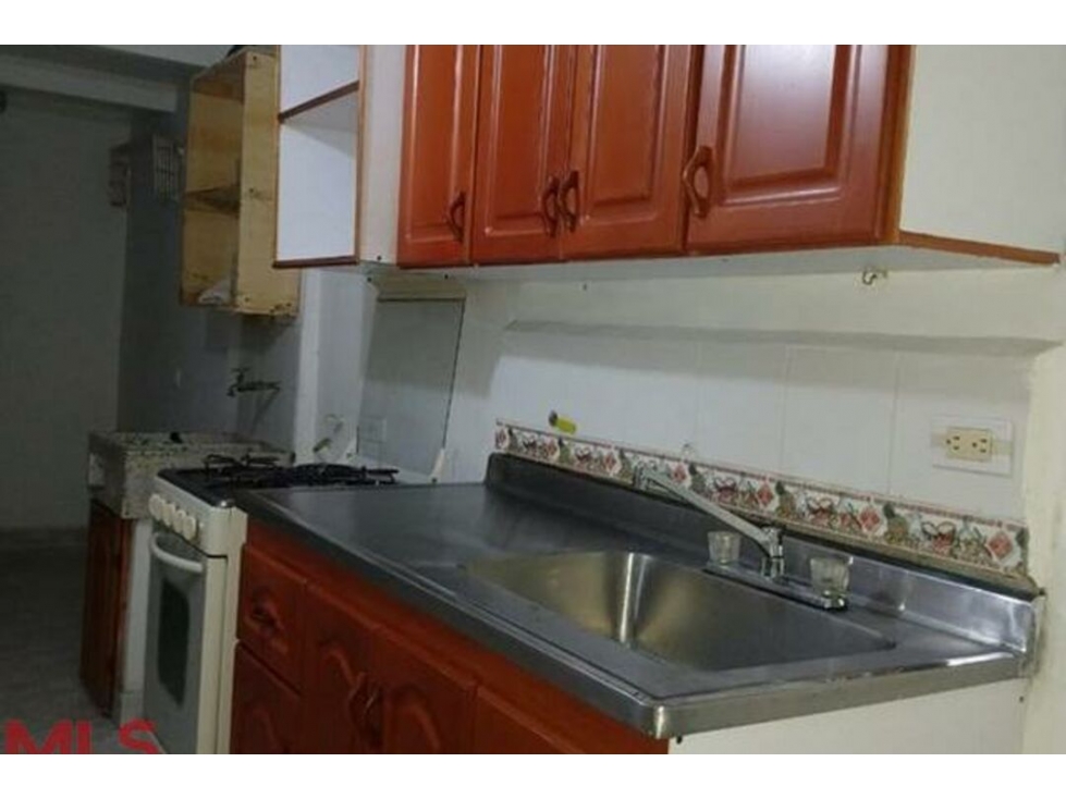 Apartamento en venta en La Colina, Medellín