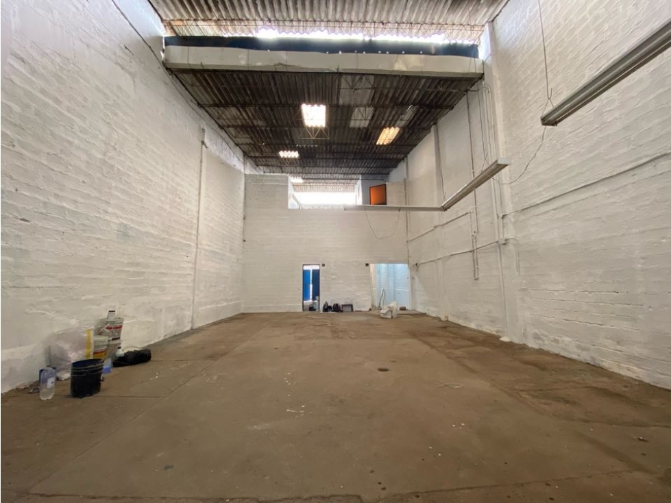 Bodega Para Arriendo en Itagüí // 370 m2