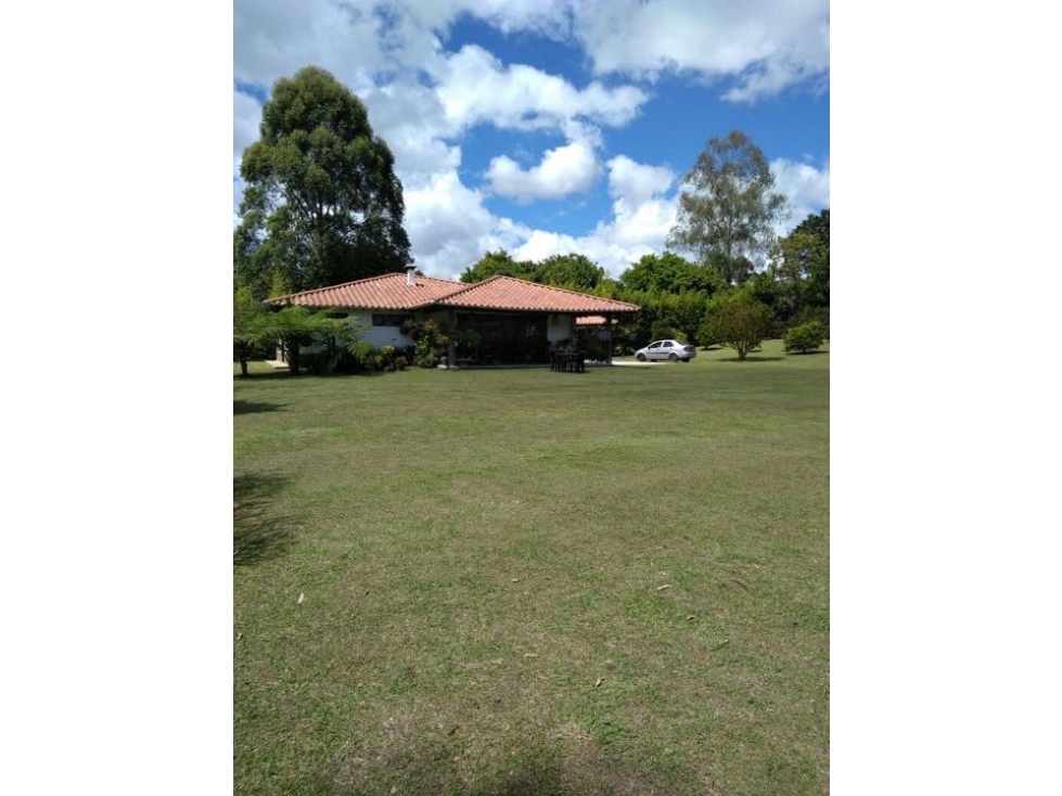 CASA CAMPESTRE CABECERAS LLANOGRANDE