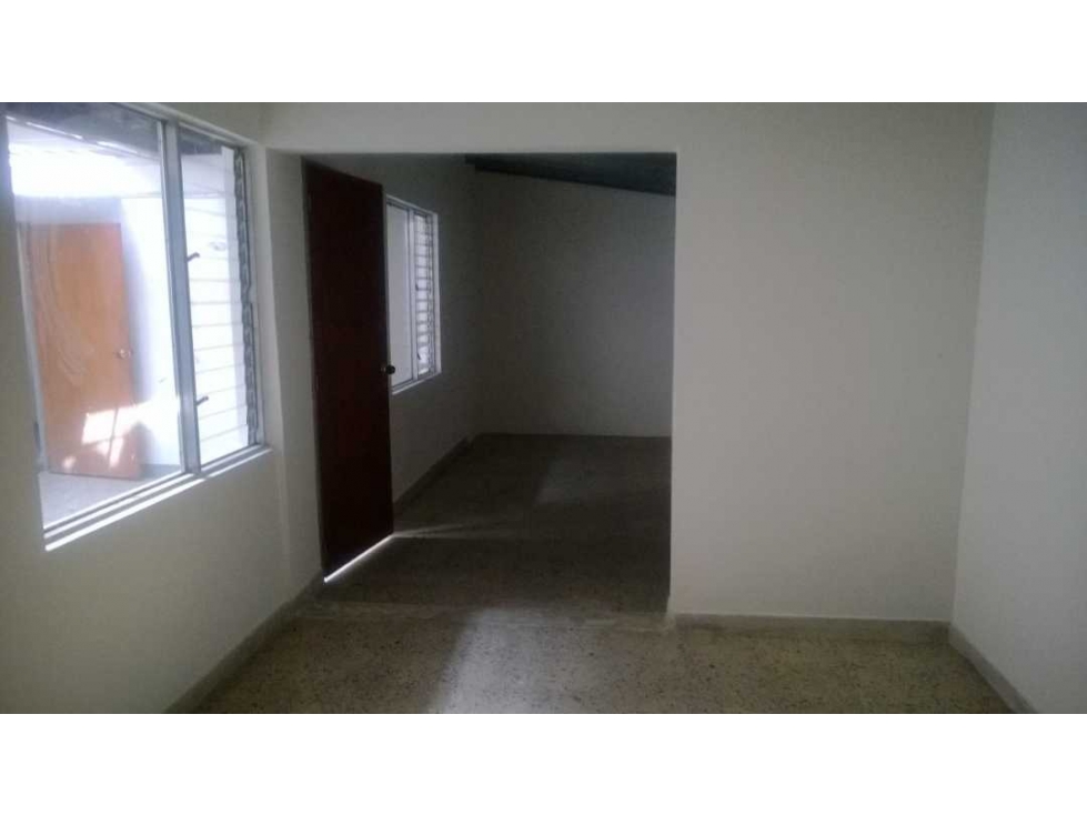 Casa comercial para la renta en laureles