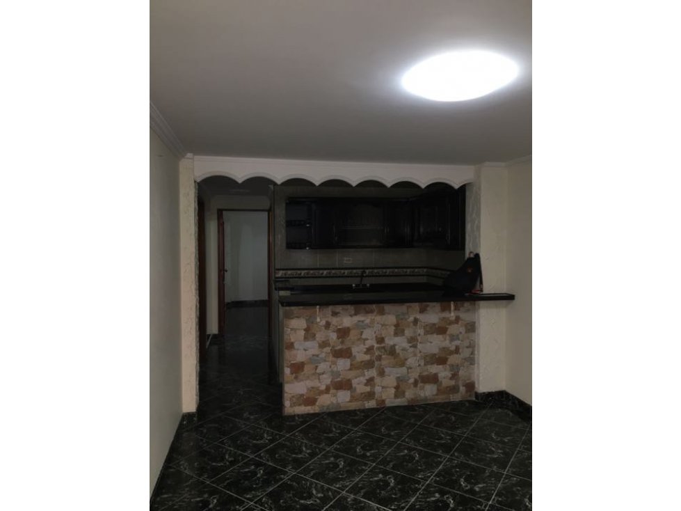 Casa en venta en el barrio Diana turbai de 3 pisos en buen estado