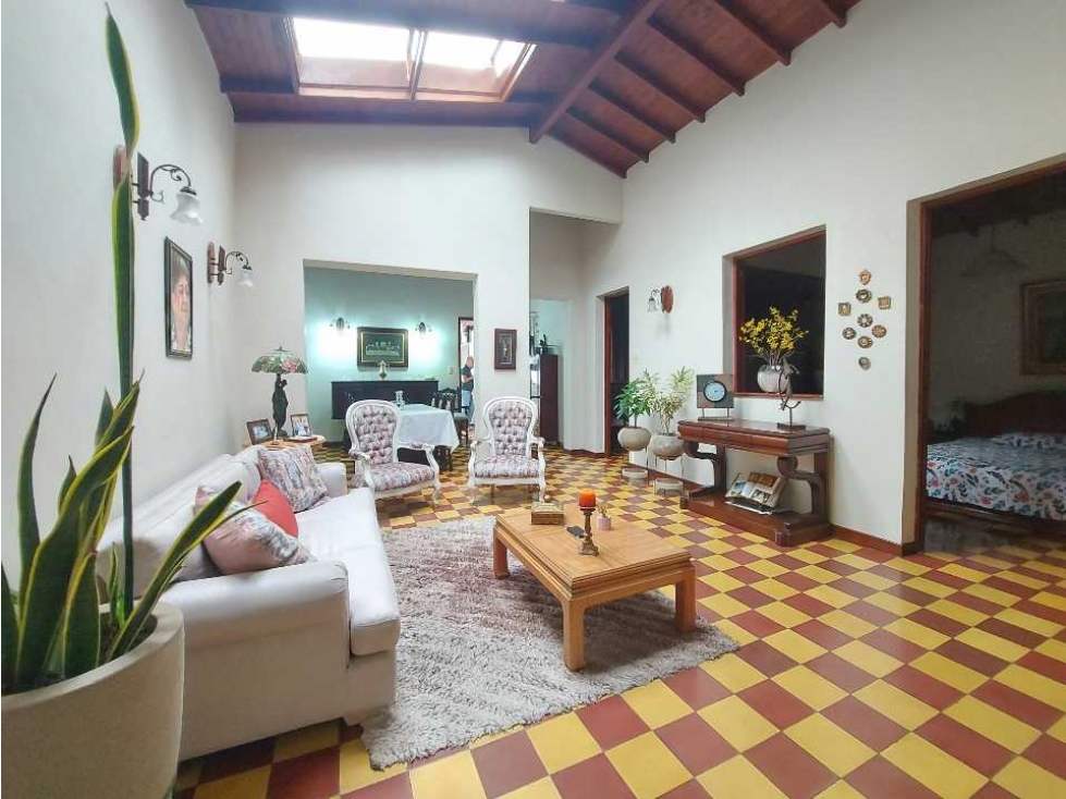 CASA EN VENTA EN LA FLORESTA