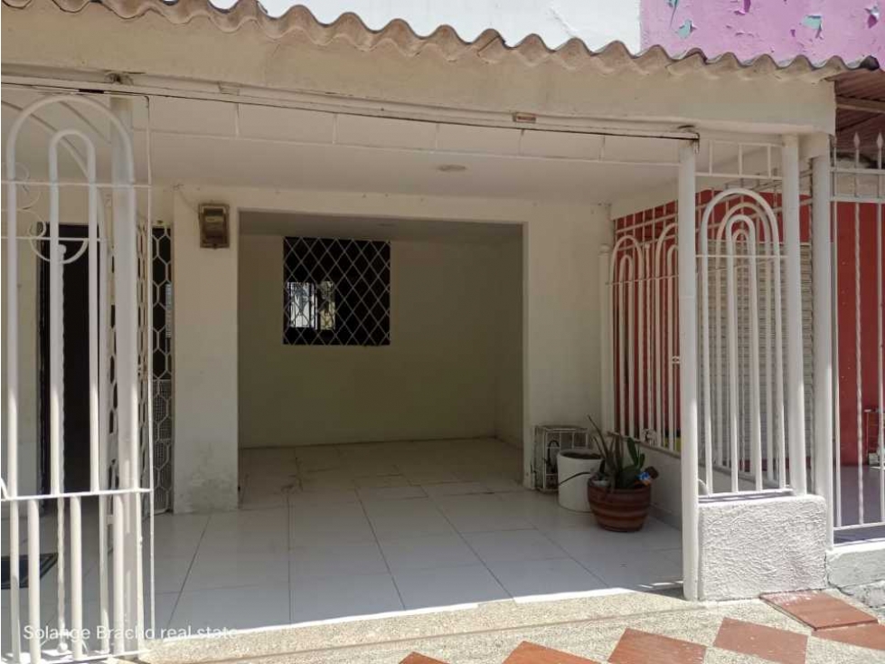 Casa en venta. Ubicada en el barrio las nubes en soledad 2000