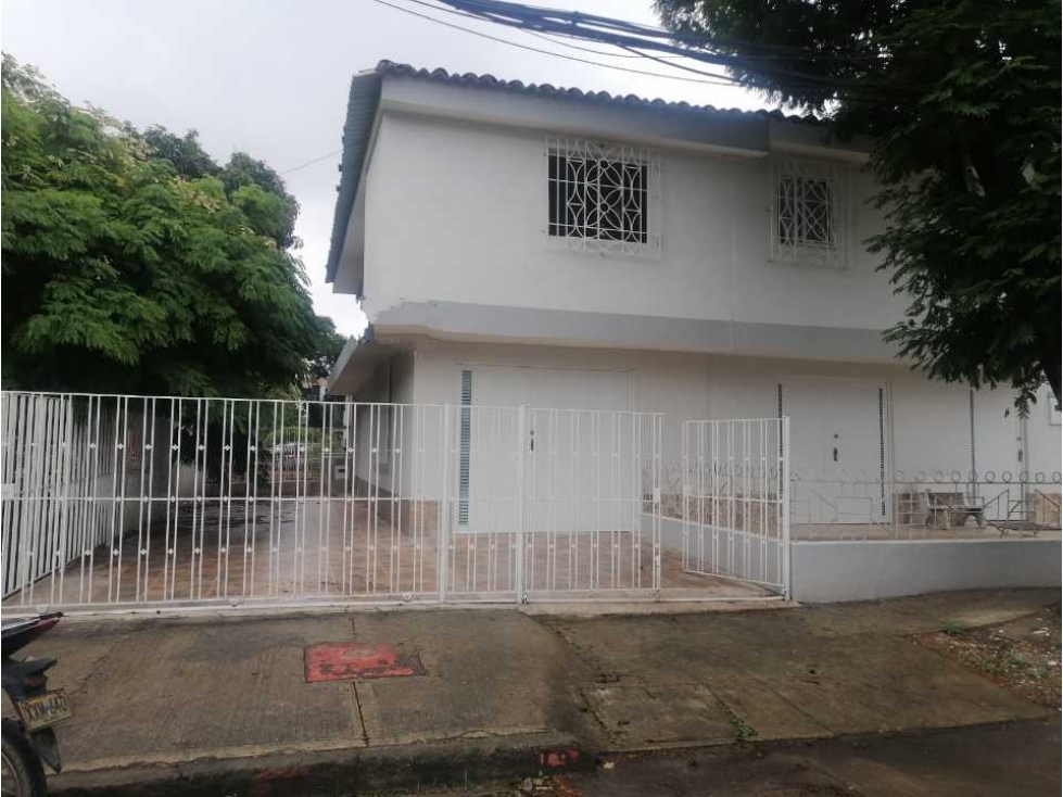 Casa esquinera nueva inversión prados del norte Cali en venta (3C.P)