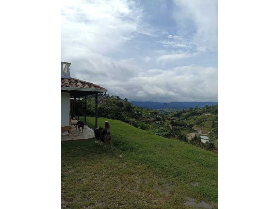 CASA FINCA EN VENTA CON VISTA A LA REPRESA Y LA PIEDRA - EL PEÑOL ANT.