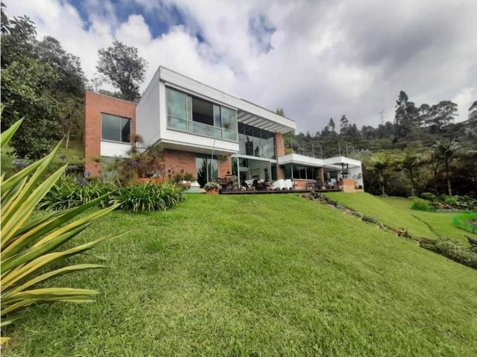 Casa Finca en Venta en Fizebad, El Retiro, Antioquía - Colombia