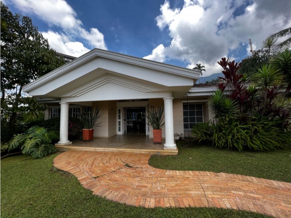 Casa Para Remodelar En El Poblado Sitio Espectacular