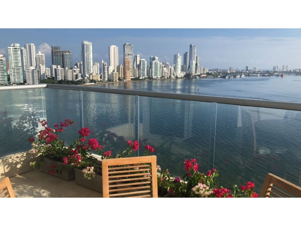 Castillogrande frente a la bahía vendo apartamento