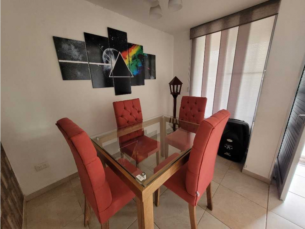 Se Vende Casa en Molivento,  4 habitaciones,  3 baños, sala comedor