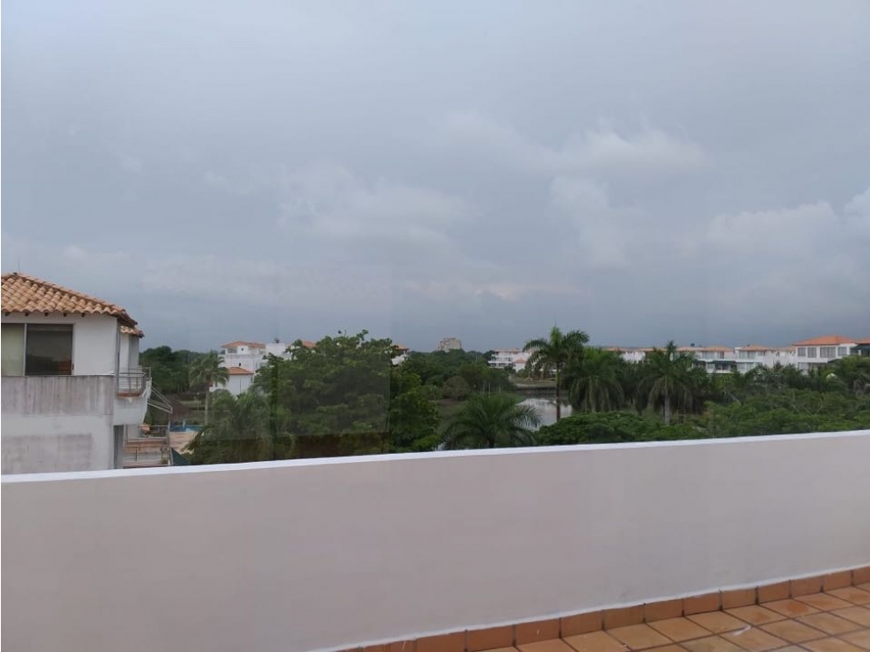 En Cartagena vendo apartamento duplex Laguna club