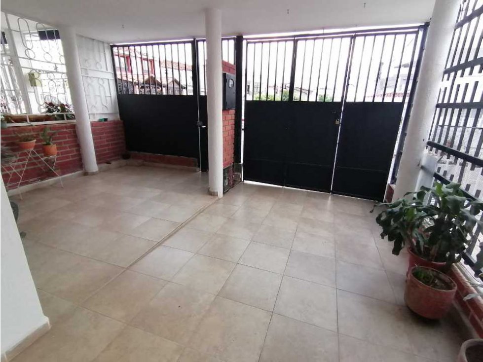 En venta exclusiva casa Andes floridablanca remodelada