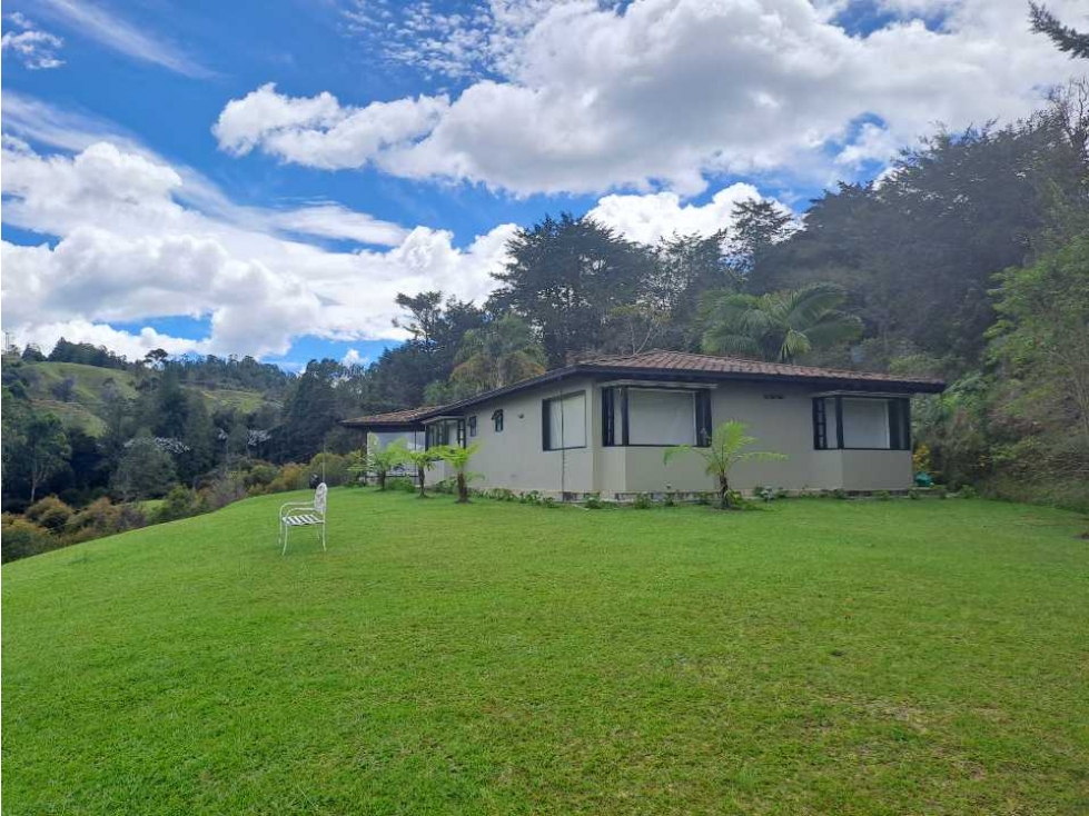 Espectacular finca Amoblada, sector  Cabeceras para venta y arriendo