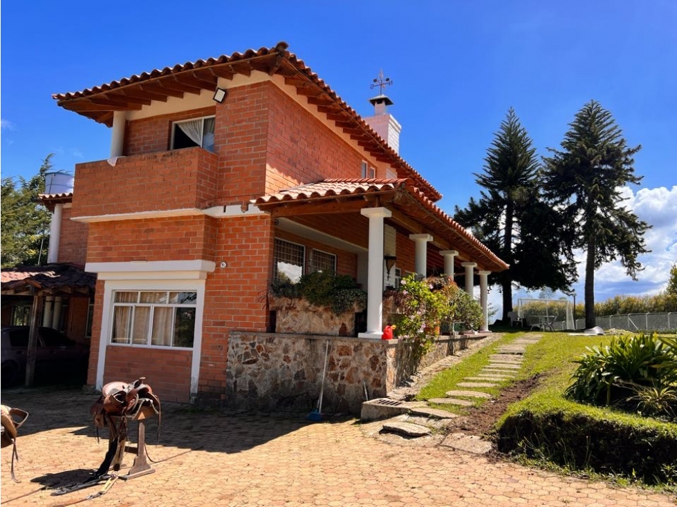 HERMOSA CASA FINCA DE OPORTUNIDAD EN VENTA CON EXCELENTE UBICACIÓN