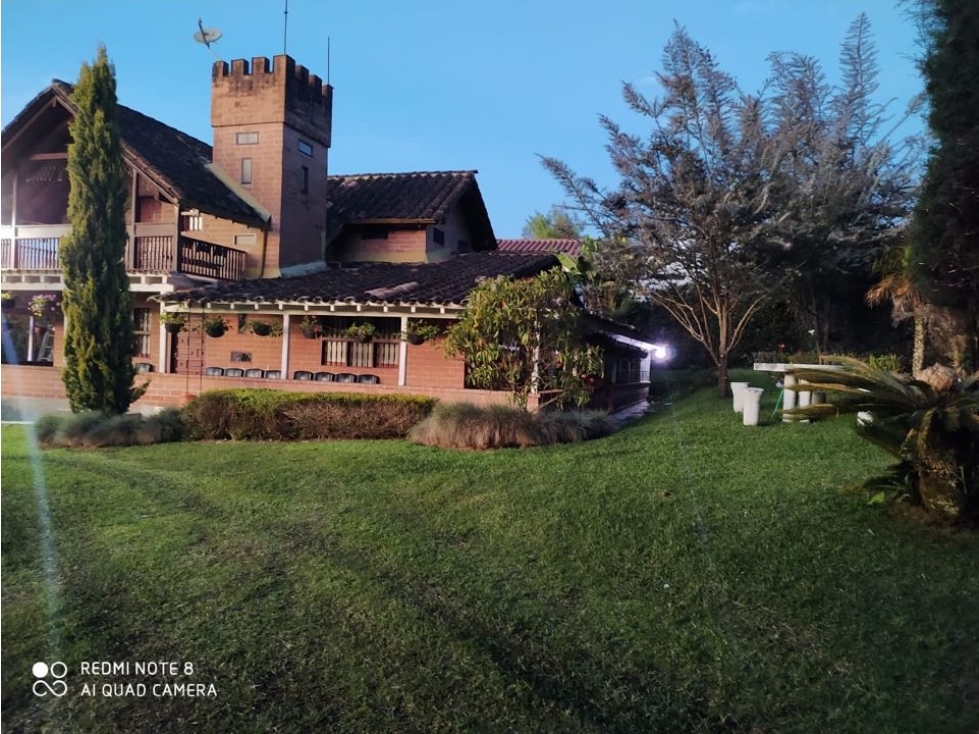 LINDA CASA FINCA EN VENTA EN EL CARMEN DE VÍBORAL? Excelente ubicación