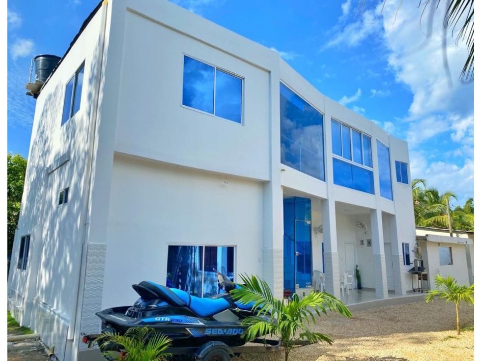 LUJOSA CASA EN EL MAR DE COVEÑAS