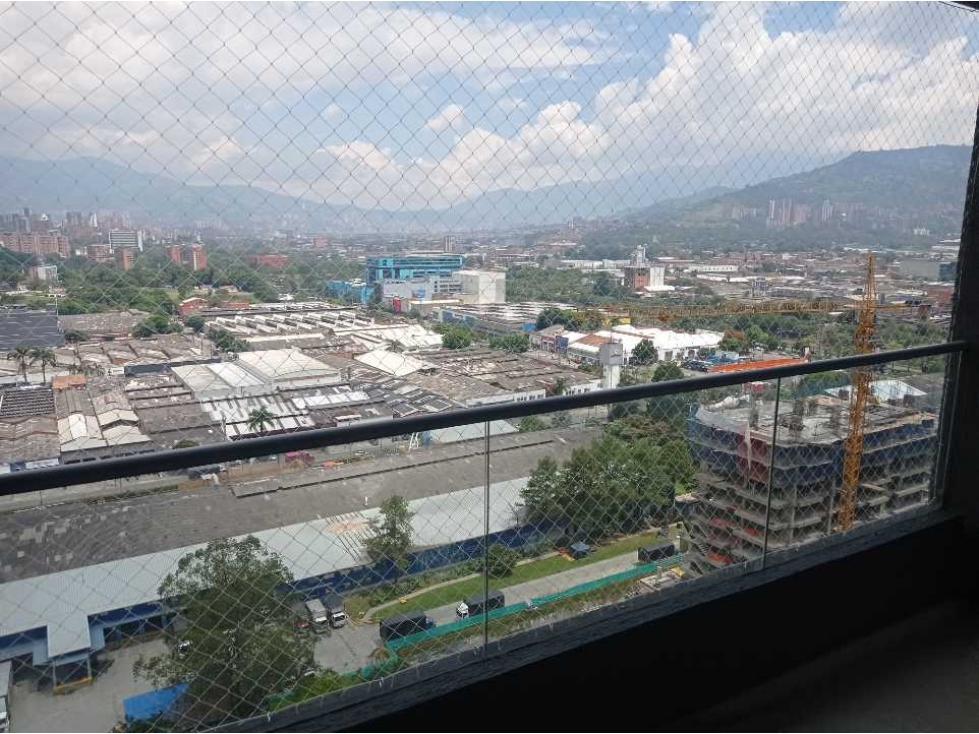 Se arrienda excelente apartamento en ciudad del río