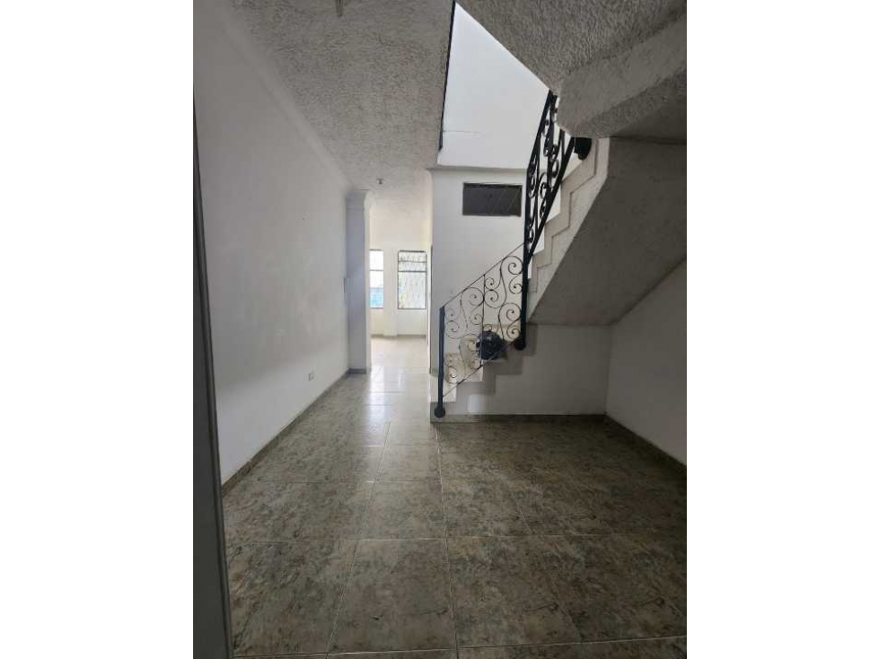 SE ARRIENDA O SE VENDE APTO DE TRES HABITACIONES, EDIFICIO ORION.