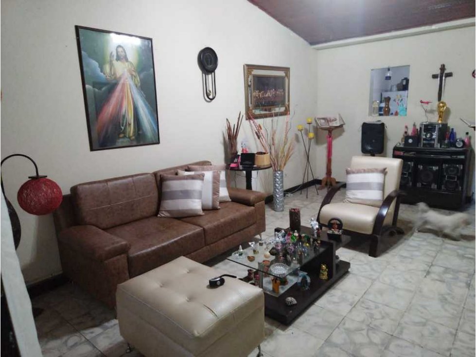 SE VENDE CASA AL SUR DE CALI EL DORADO. A