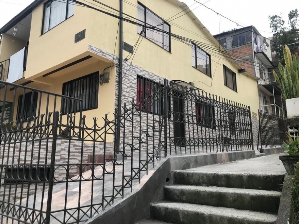 SE VENDE CASA CON 4 RENTAS EN LA SULTANA