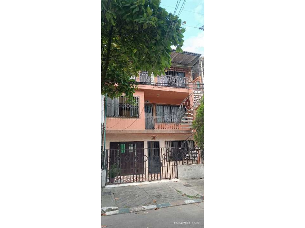 Se vende casa en ulpiano Lloreda (j.s)