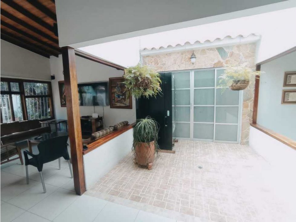 SE VENDE CASA UNIFAMILIAR EN EL PARQUE DE BELEN MALIBU