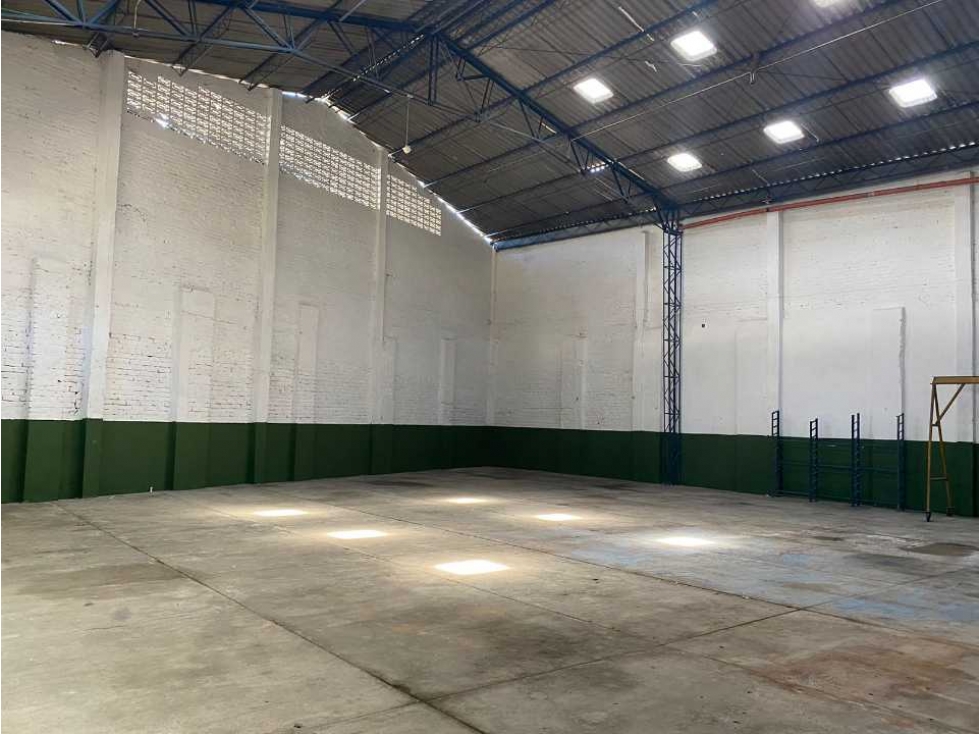 Se vende espectacular bodega