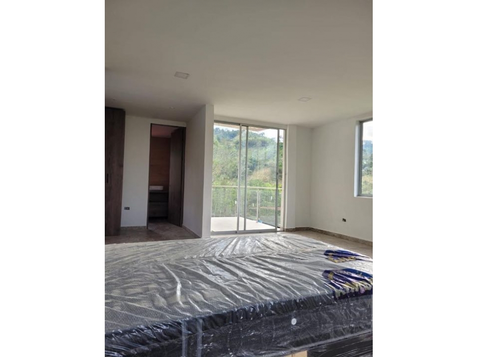 ¡SE VENDE ESPECTACULAR TEMPERADERO NUEVO! A 45 MIN DE MANIZALES