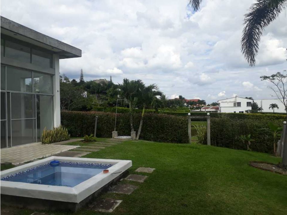 Se vende hermosa casa en alfaguara