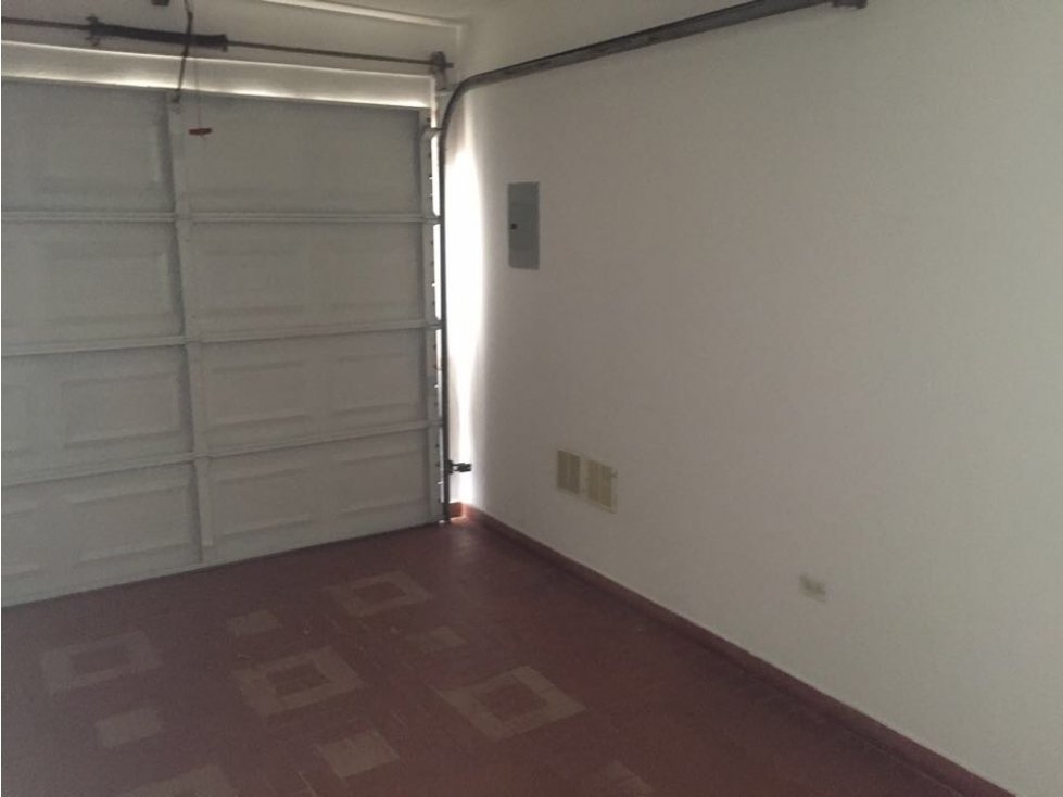 SE VENDE HERMOSA CASA EN CONJUNTO EN VILLA SANTOS