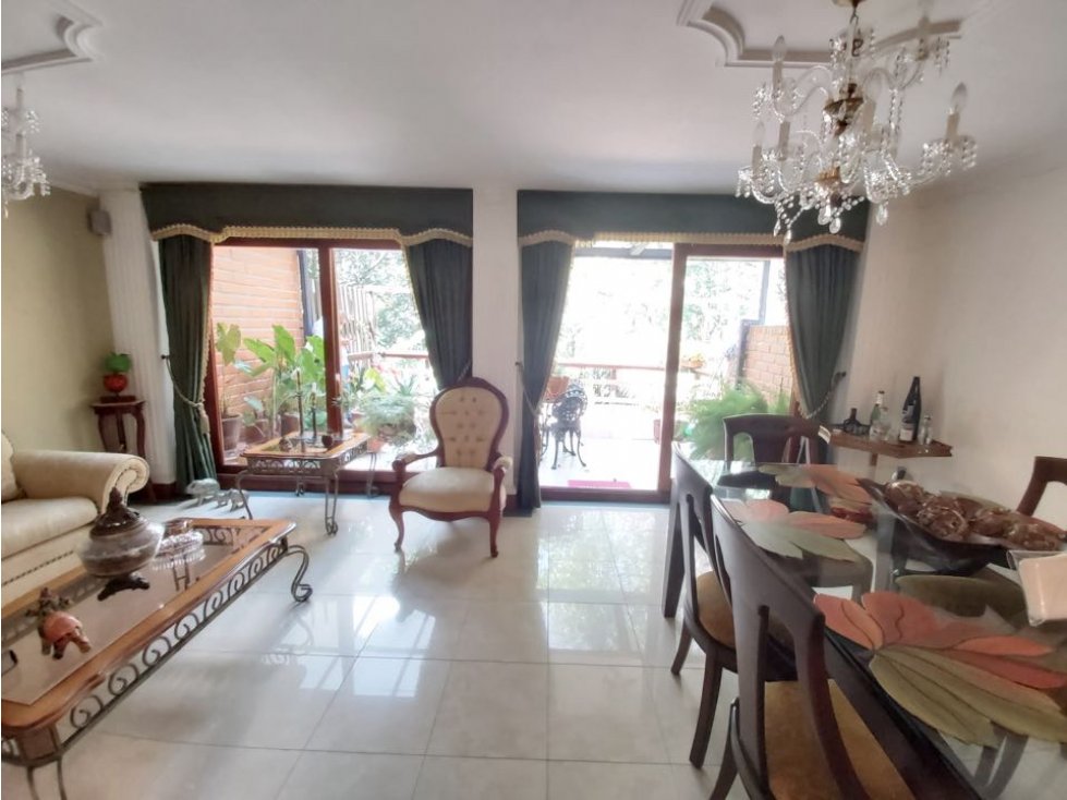 Se vende  hermosa casa en Envigado, el escobero