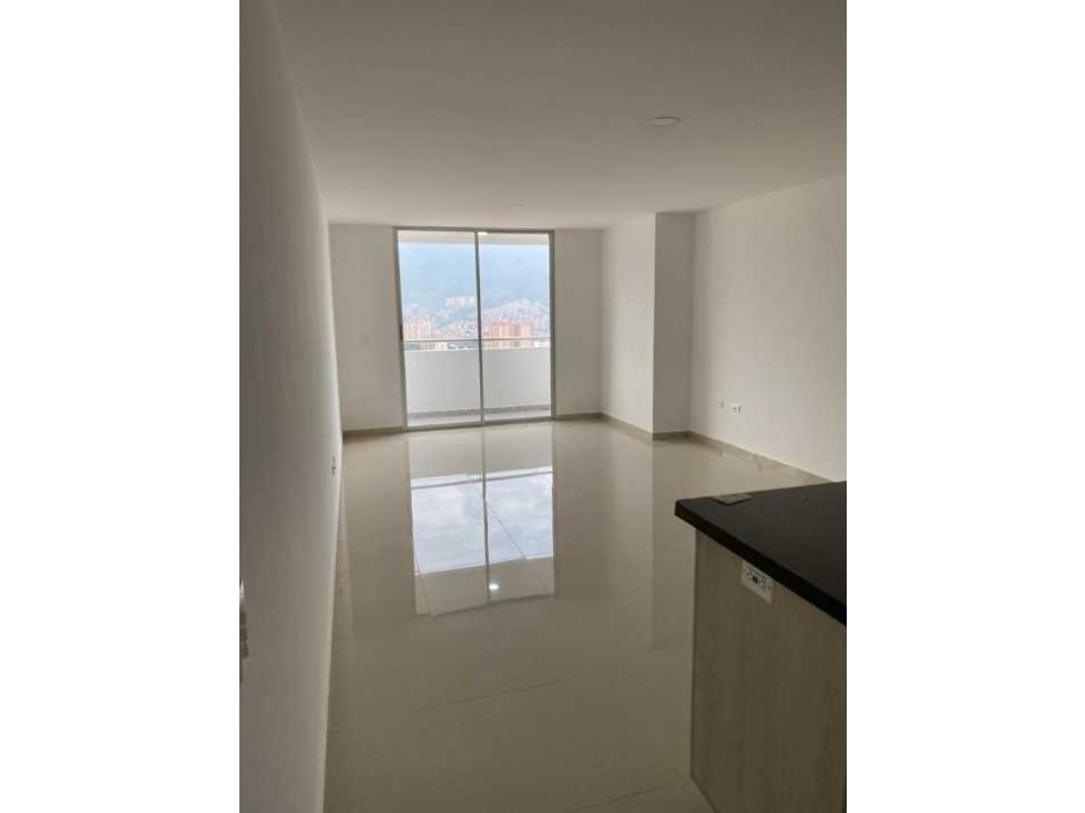 VENDO APARTAMENTO AMPLIO EN CABAÑITAS BELLO CON PARQUEADERO