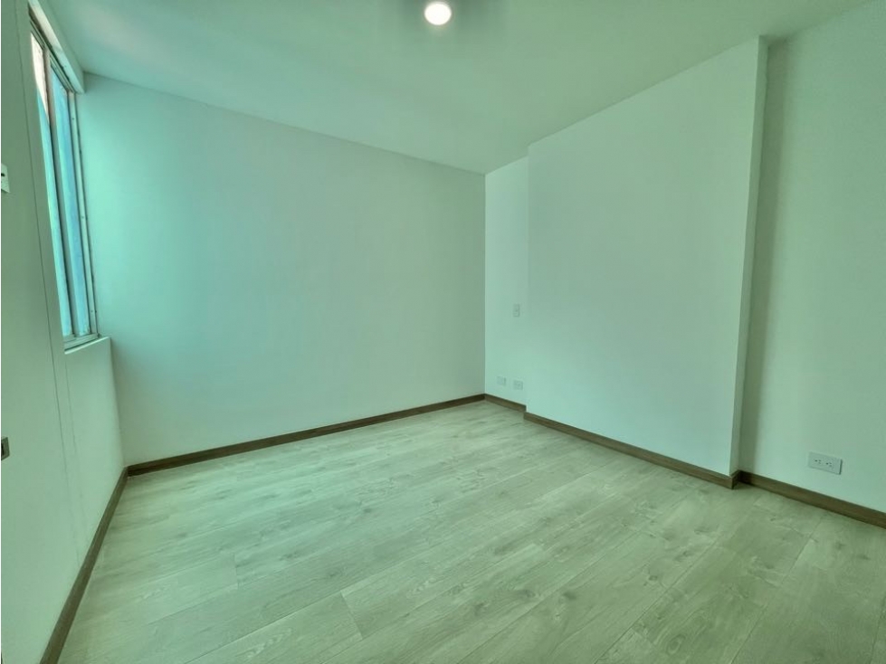 Vendo apartamento en. envigado Loma del Barro