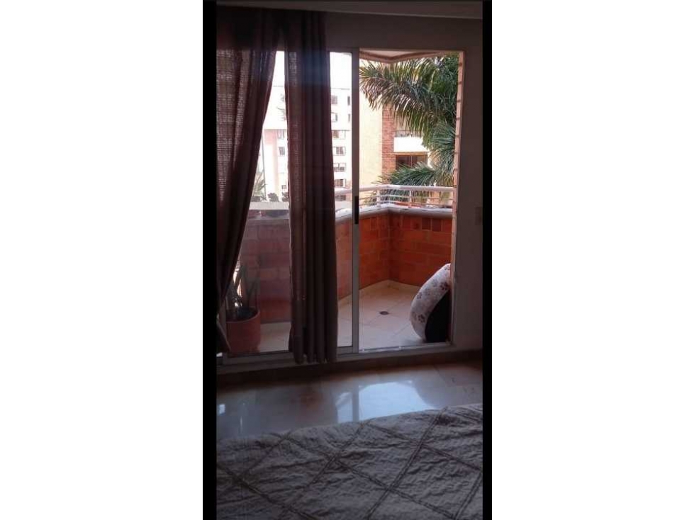 VENDO APARTAMENTO EN LAURELES CON PARQUEADERO