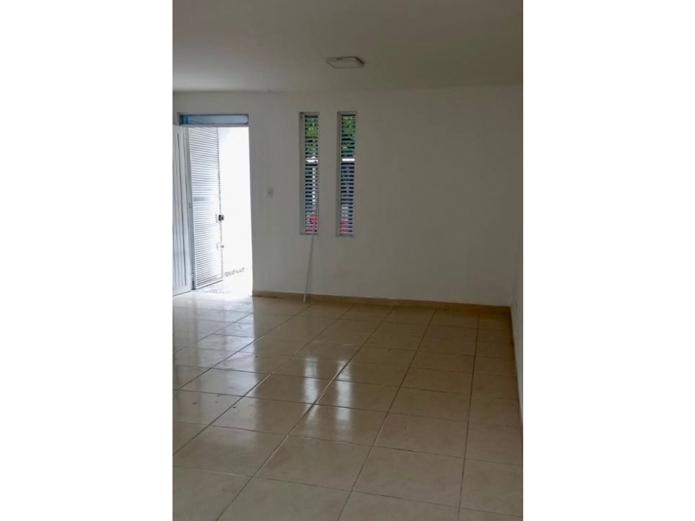 VENDO CASA ADECUADA PARA OFICINA EN LA CASCADA, CALI