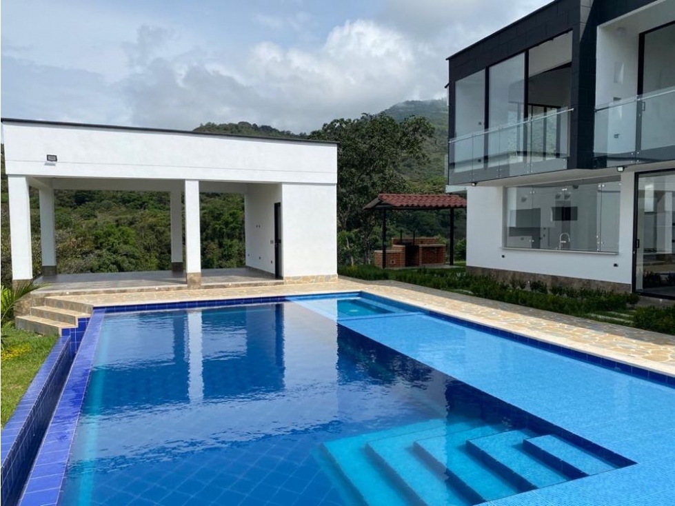 Vendo Casa Campestre exclusiva de 600mts en San Jerónimo Antioquia