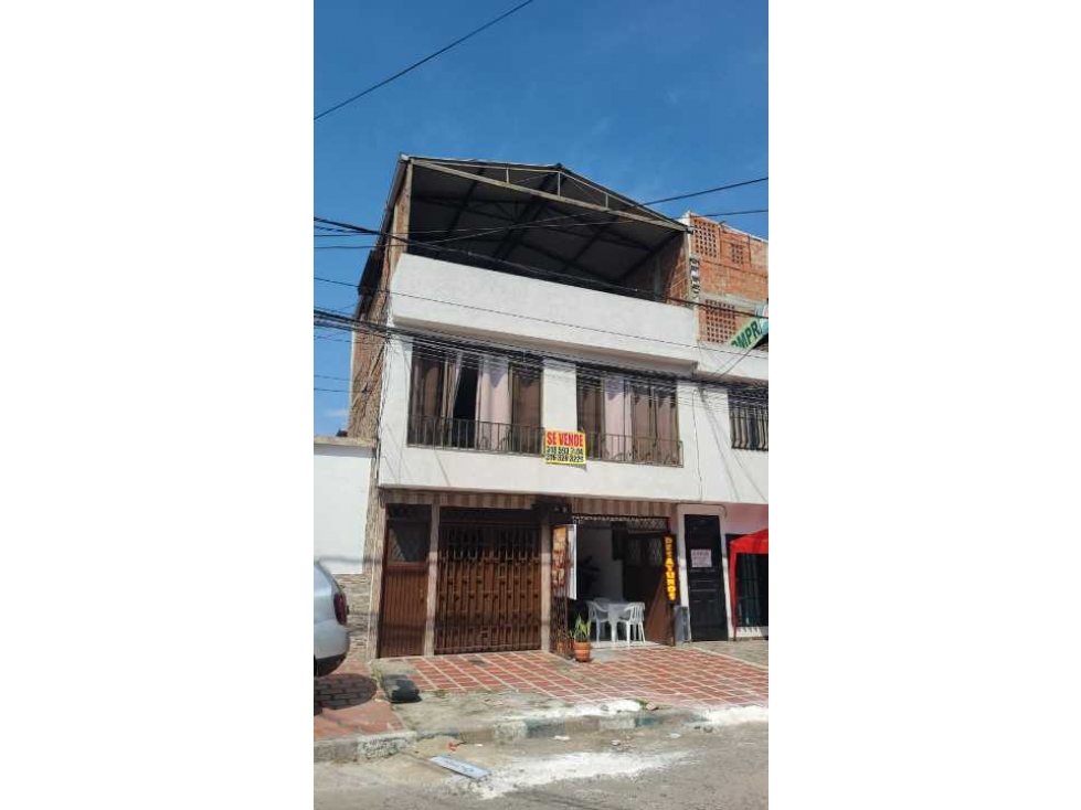 VENDO CASA DE 2 PISOS INDEPENDIENTES BARRIO ATANASIO GIRARDOT, 
2