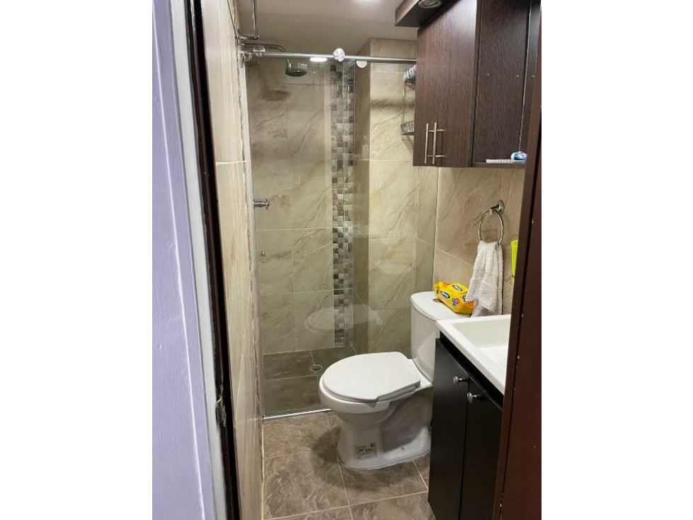 Vendo casa en unidad cerrada cerca al aeroparque