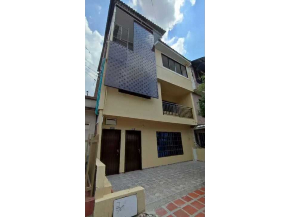 VENDO CASA MULTIFAMILIAR EN CALI, LA BASE. A