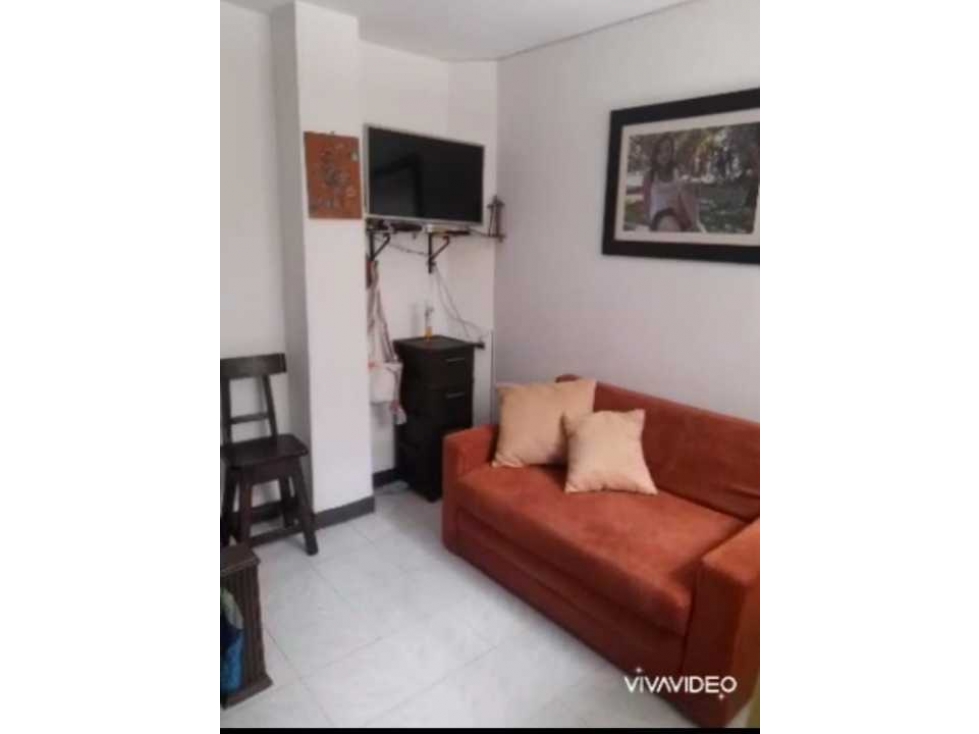 VENDO CASA PRIMER PISO, UBICADA EN EL BARRIO TEJELO-MEDELLIN