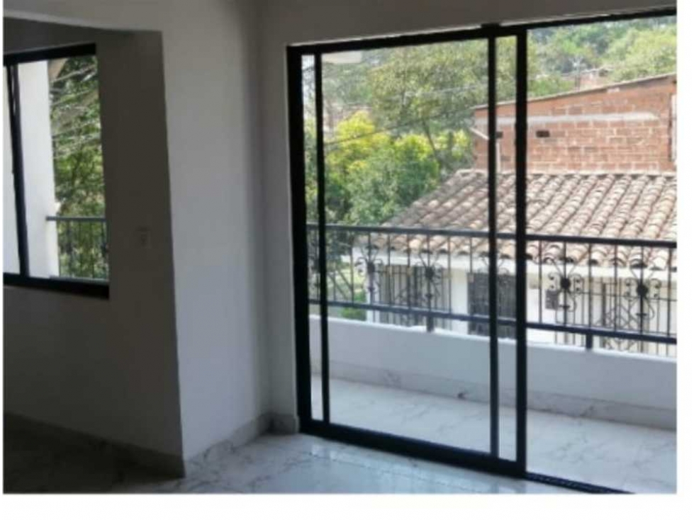 VENDO CASA SEGUNDO PISO EN BARRIO NUEVO