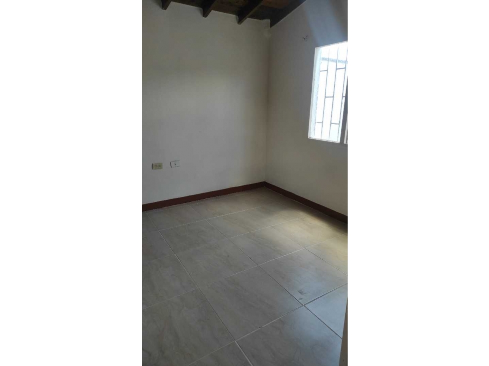 VENDO CASA TERCER PISO BELEN SAN BERNARDO 115 metros  5 HABITACIONES