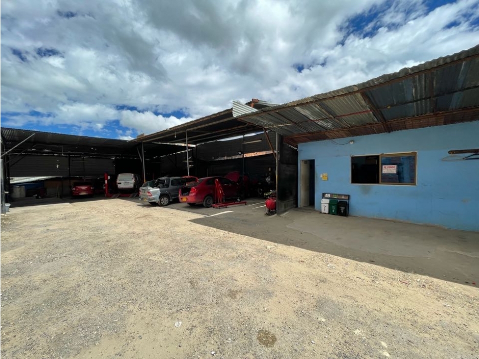 Vendo CASA-LOTE Tocancipa, ubicado sobre vía principal.