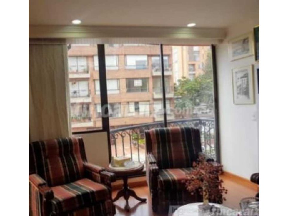 VENTA APARTAMENTO EN CHICO CON  TERRAZA